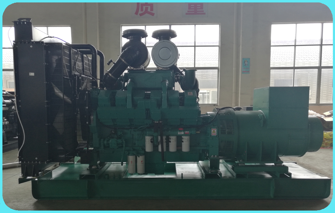 重庆康明斯系列主用640KW柴油发电机组保质保量出货，送往客户手中